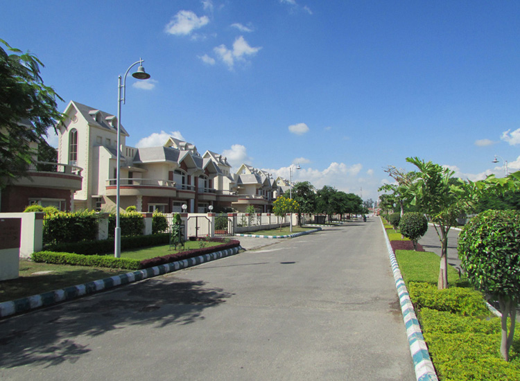 Eldeco estate one plot
